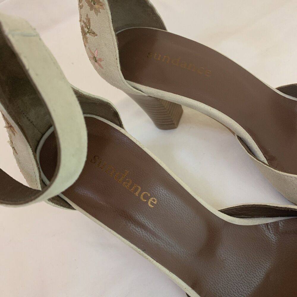 🌻Floral Embroidered Women’s Heels - Picture 6 of 7